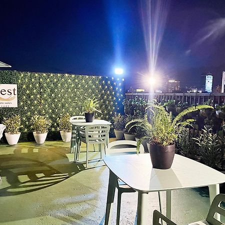 Nest Fort Bgc Makati City Exterior photo